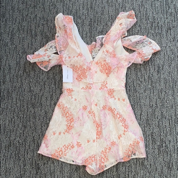 NWT Lovers & Friends Romper - Picture 6 of 7